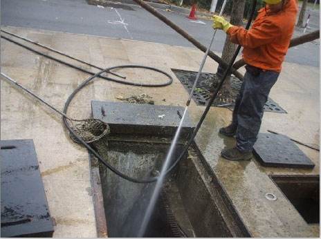 积石山池底污泥如何清理